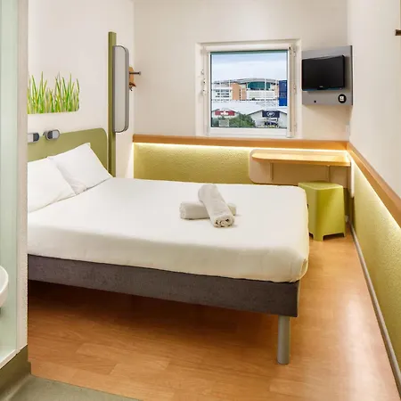 Ibis Budget Portsmouth-2