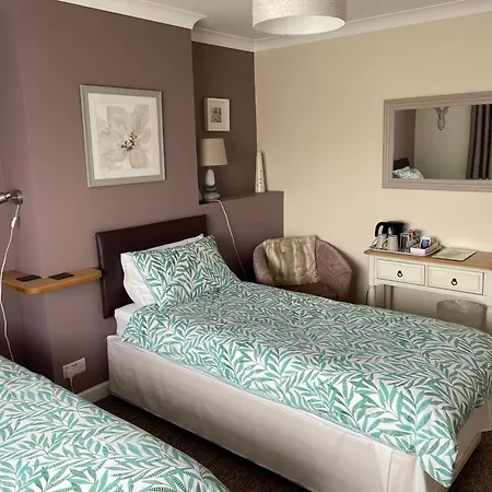 Fernlea Guest House-2