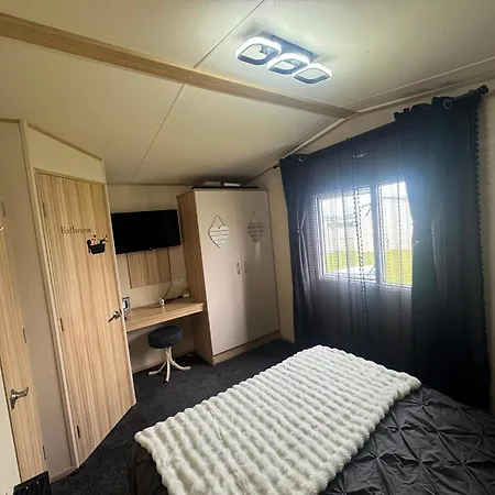 Holiday Park Caravan Fluffy In Harts Holiday Park-2