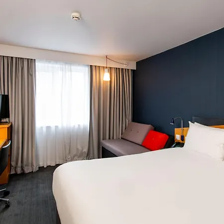 Holiday Inn Express Gloucester - South By Ihg-2