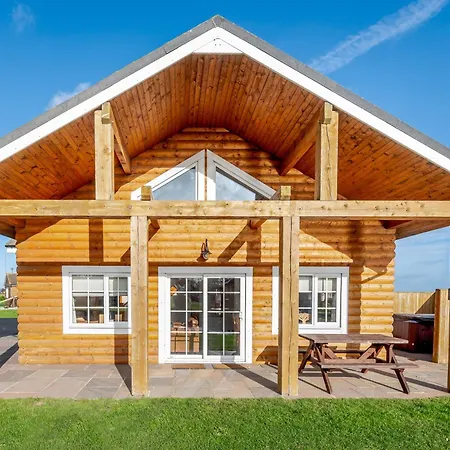 Hornsea Lakeside Lodges-3