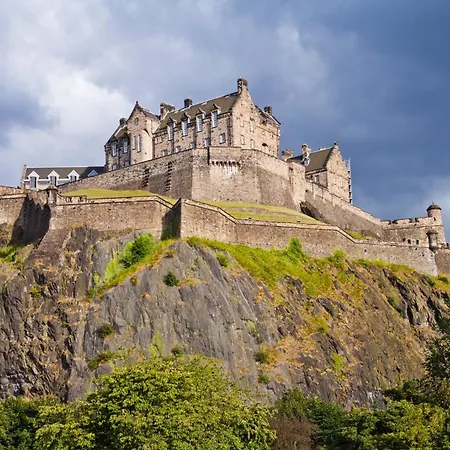 Holiday Inn Express Edinburgh Airport By Ihg-2