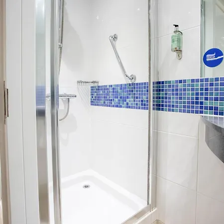 Holiday Inn Express Dunfermline By Ihg-2