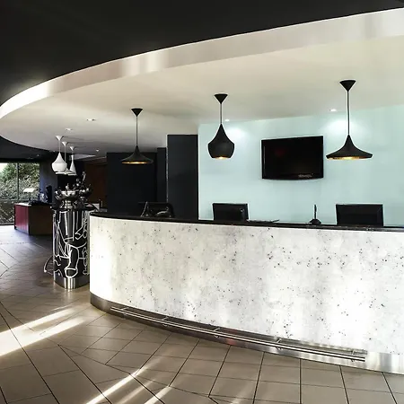 Ibis Swansea-3