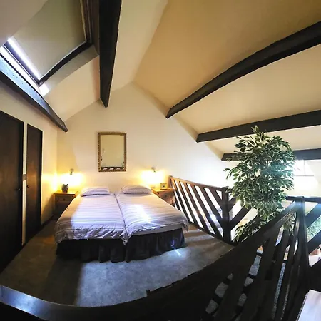 Miltons Apartments And Rooms-2