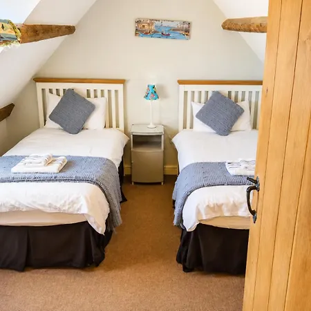 Whitby Sea View Cottage Prime Historic Old Town Location-3