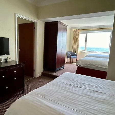 Regent Court - Seafront, Sandown, Isle Of Wight - Ferry Ticket From 89 Pounds For A Car & Passengers Return-2
