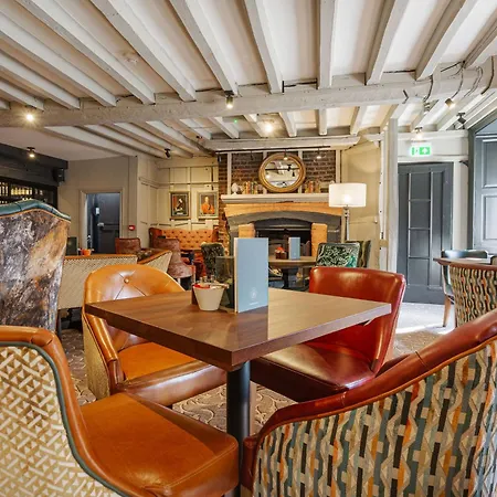 The George Hotel, Amesbury, Wiltshire - The Coaching Inn Group-2