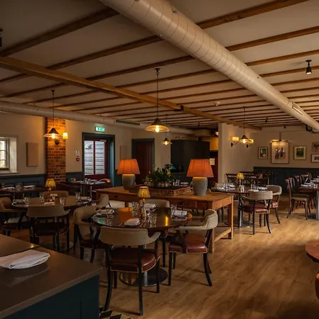 Tewinbury Farm Hotel-2