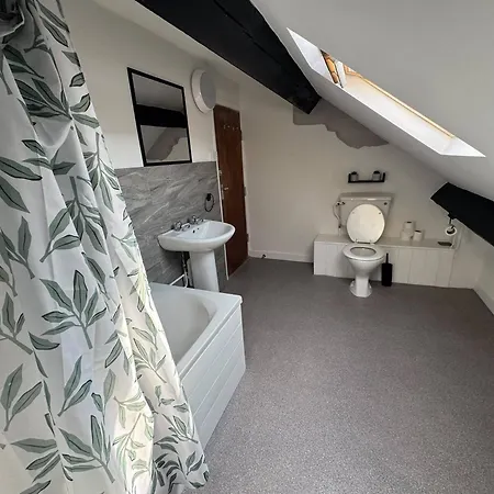 Victoria Guest Accommodation & Studio Apartments-2