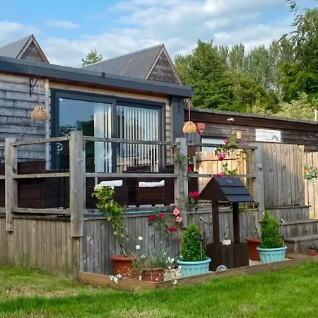 Balmaha Lodges And Apartments-3