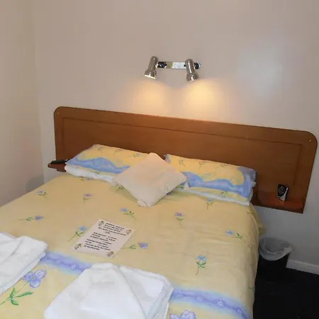 Glynvale Hotel-2