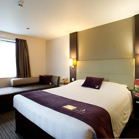 Premier Inn Stirling City Centre-2