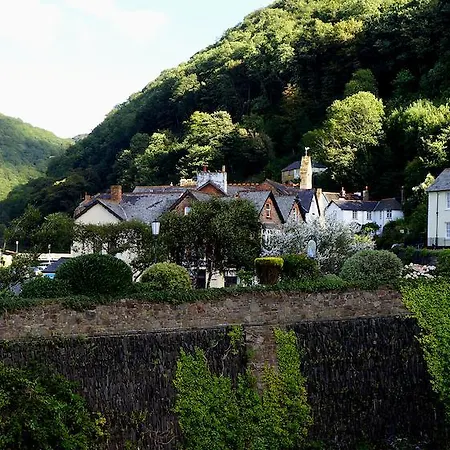 The Lyn Valley Guest House-3