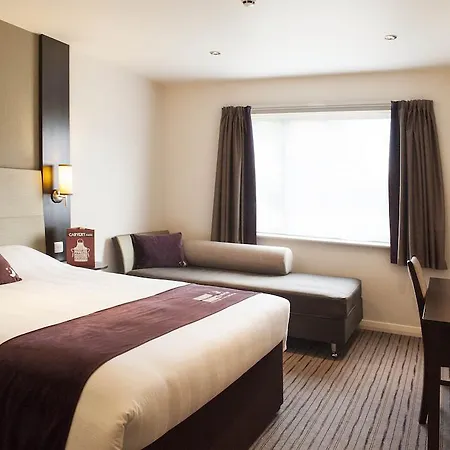 Premier Inn Woking Town Centre-3