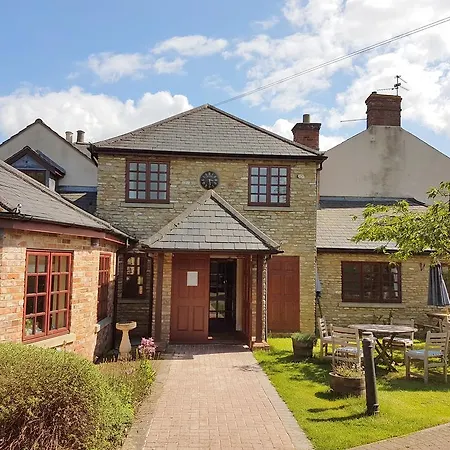 Roade House Hotel-3