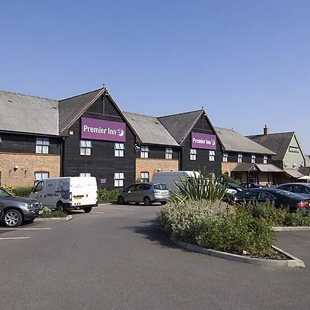 Premier Inn Salisbury North Bishopdown-3