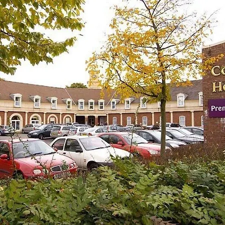 Premier Inn Manchester Trafford Centre South-3