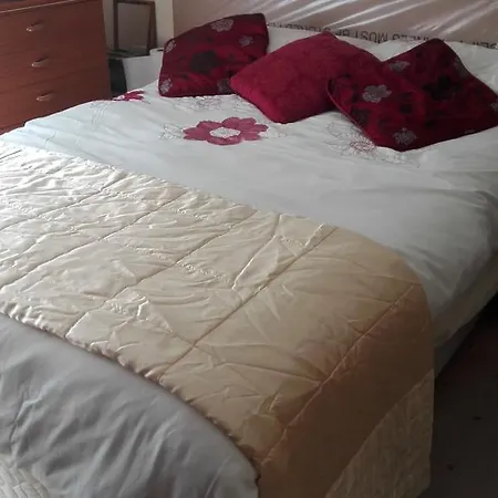 Poldhu Guest House-3