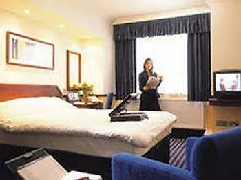 Harewood Arms Hotel-3