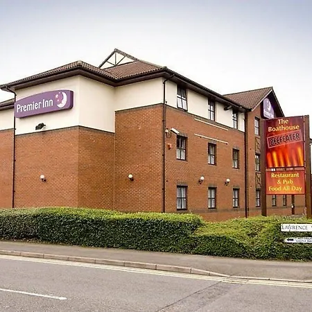Premier Inn Nottingham Castle Marina-2