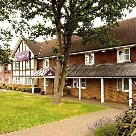 Premier Inn London Gatwick Airport East-2