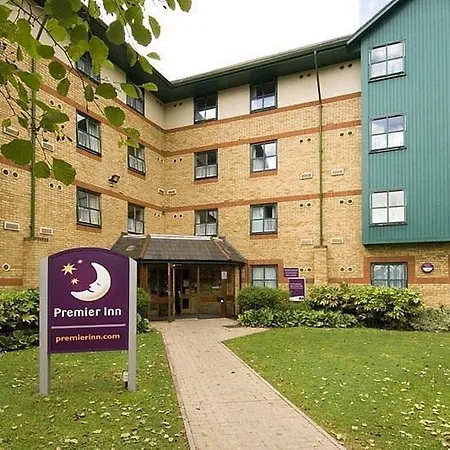 Premier Inn Luton - Airport-3