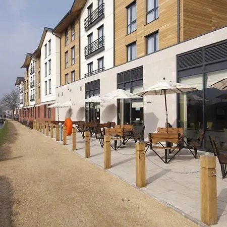 Premier Inn Stratford Upon Avon Waterways-2