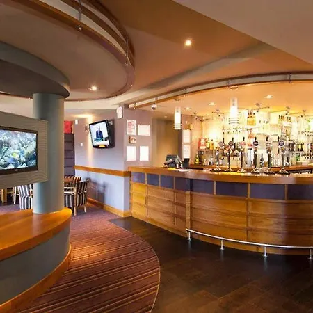 Premier Inn Newton Abbot-3