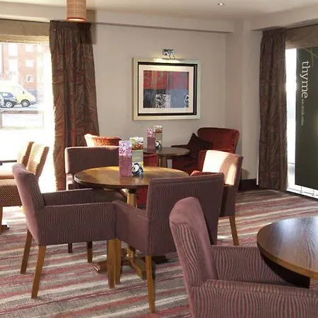 Premier Inn Loughborough-3
