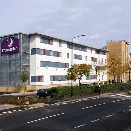 Premier Inn Rochester-3