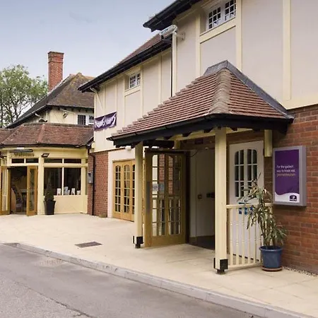 Premier Inn Lymington-3