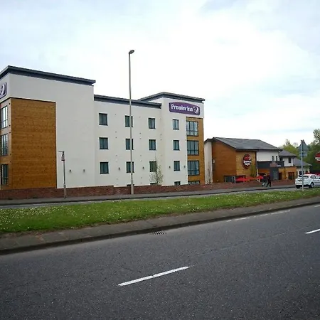 Premier Inn Stourbridge Town Centre-2