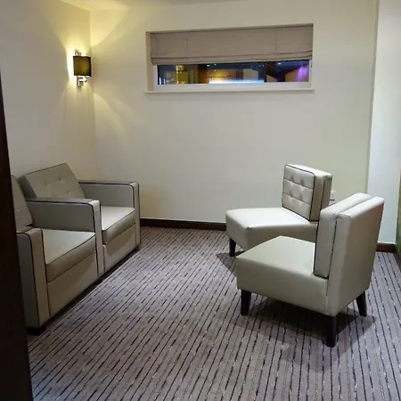 Premier Inn Stourbridge Town Centre-3