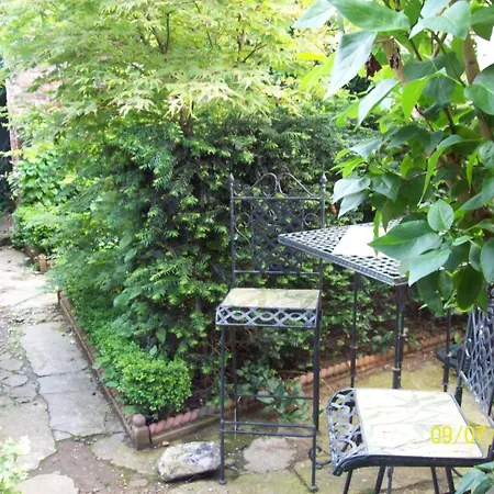 Minster Garth Guest House-2