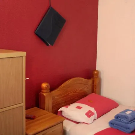 Devon View Guesthouse Swansea-2