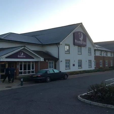 Premier Inn Peterborough North-3