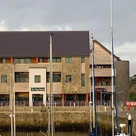 Premier Inn Caernarfon-2