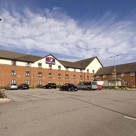 Premier Inn Newcastle Under Lyme-2
