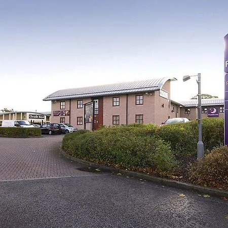 Premier Inn Manchester - Cheadle-2