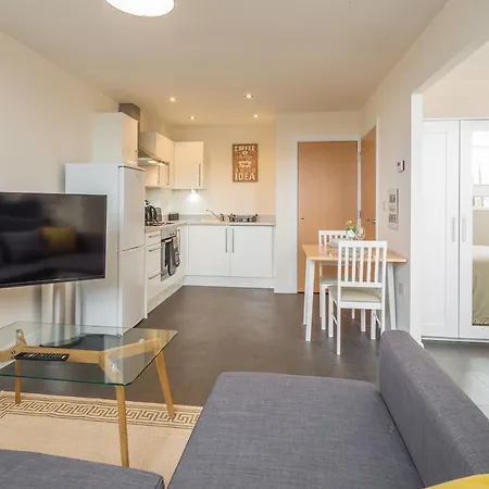 Skyline Serviced Apartments - Stevenage-3