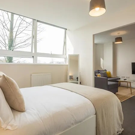 Skyline Serviced Apartments - Stevenage-2