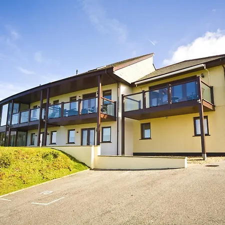 White Lodge Apartments-3