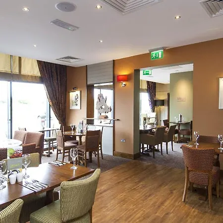 Premier Inn London Stansted Airport-2