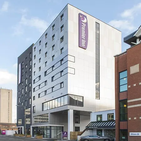 Premier Inn Woking Town Centre-2