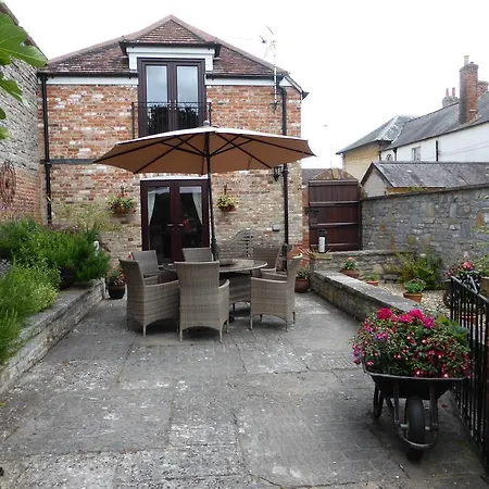 Liongate House-2