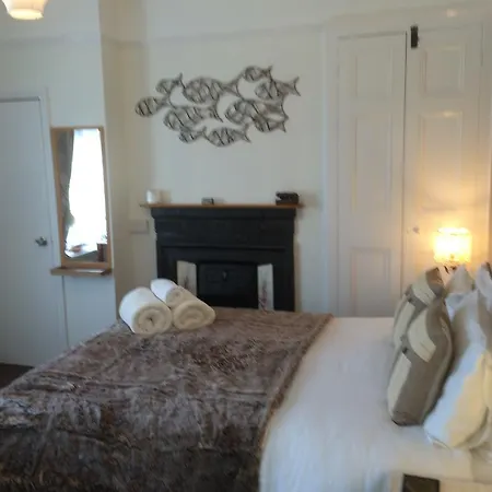 Robertsbrook Guest House-2
