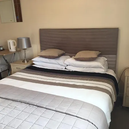 Ferrybridge Hotel-2