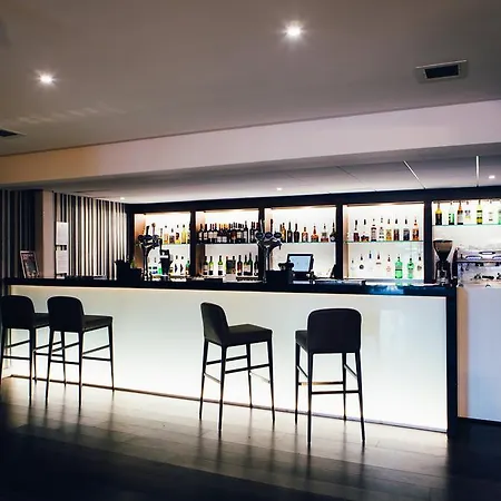 Novotel Stevenage-3