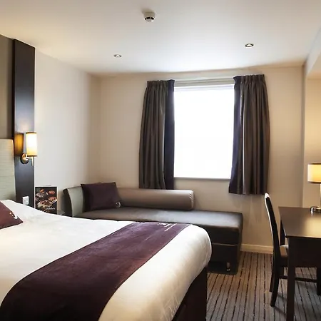 Premier Inn Dundee Centre-3